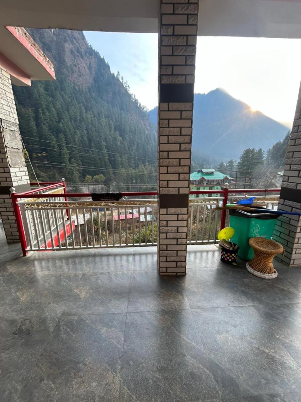 Snow View Guest House Kasol Kültér fotó