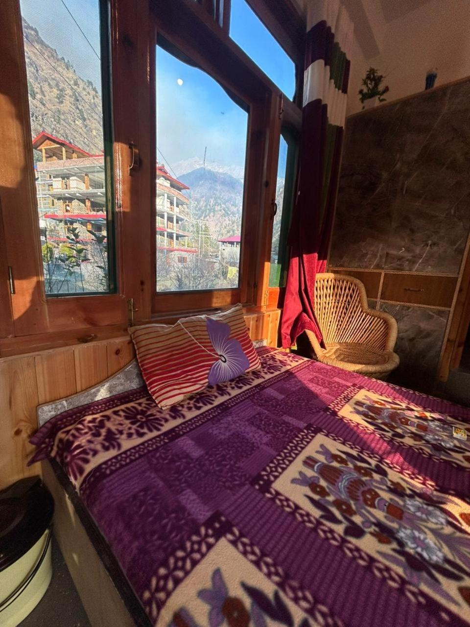 Snow View Guest House Kasol Kültér fotó