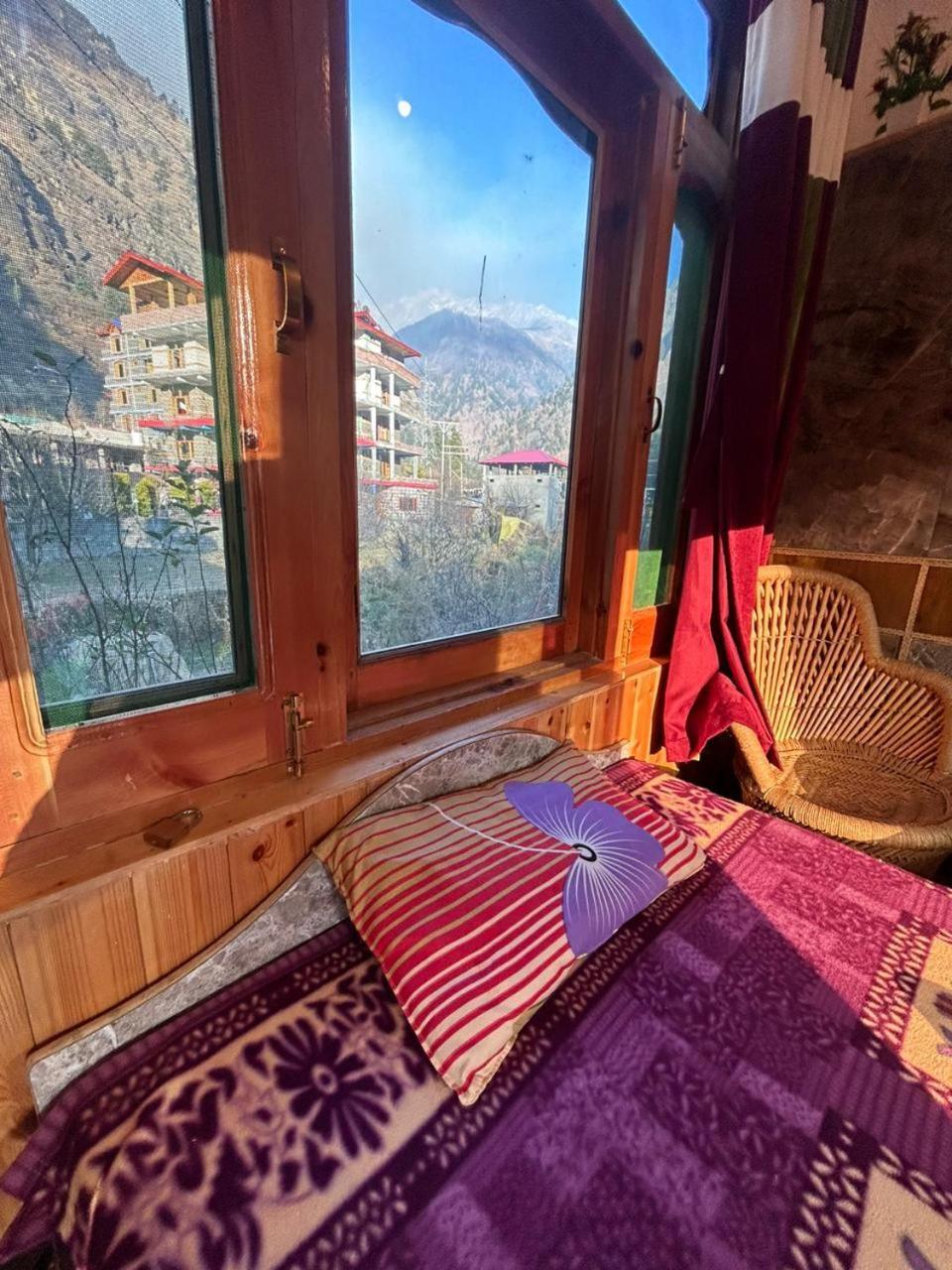 Snow View Guest House Kasol Kültér fotó