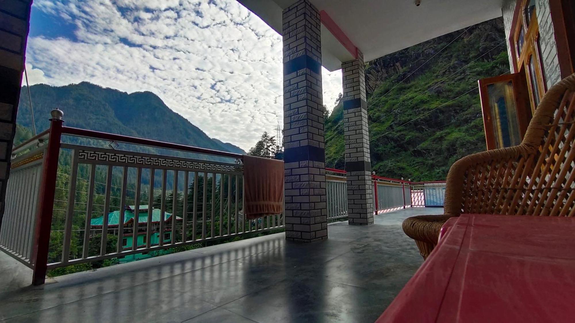 Snow View Guest House Kasol Szoba fotó